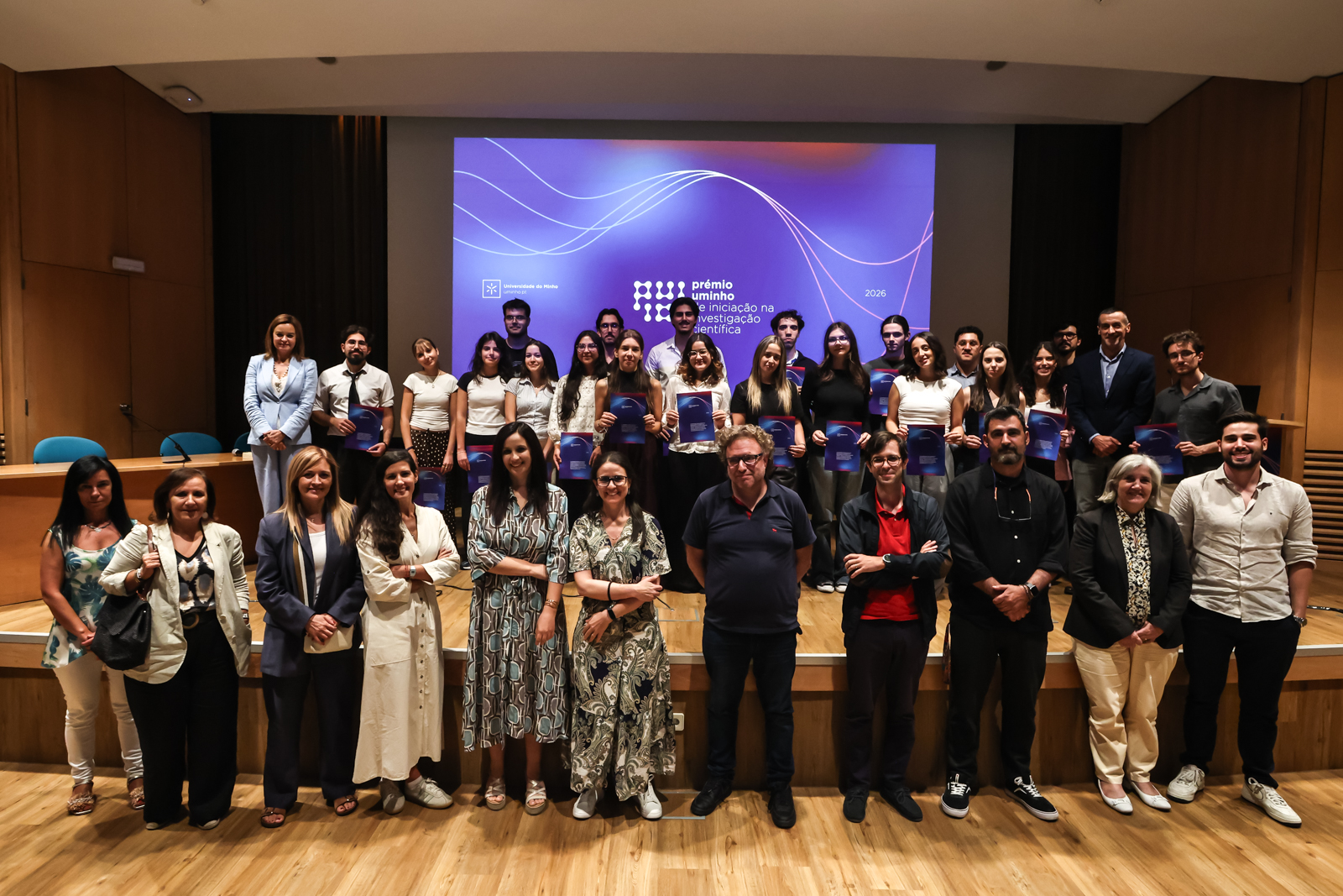Group photograph at the 2026 UMinho Scientific Research Initiation Award ceremony.
